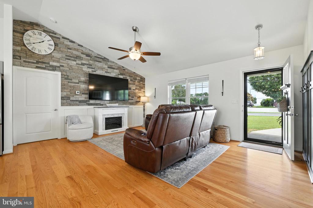 250 FAIRVIEW RD, LURAY, Virginia 22835, 3 Bedrooms Bedrooms, ,2 BathroomsBathrooms,Residential,250 FAIRVIEW RD,VAPA2005114 MLS # VAPA2005114