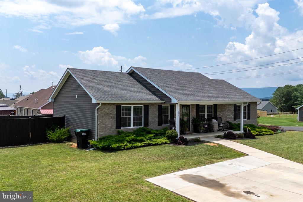 250 FAIRVIEW RD, LURAY, Virginia 22835, 3 Bedrooms Bedrooms, ,2 BathroomsBathrooms,Residential,250 FAIRVIEW RD,VAPA2005114 MLS # VAPA2005114