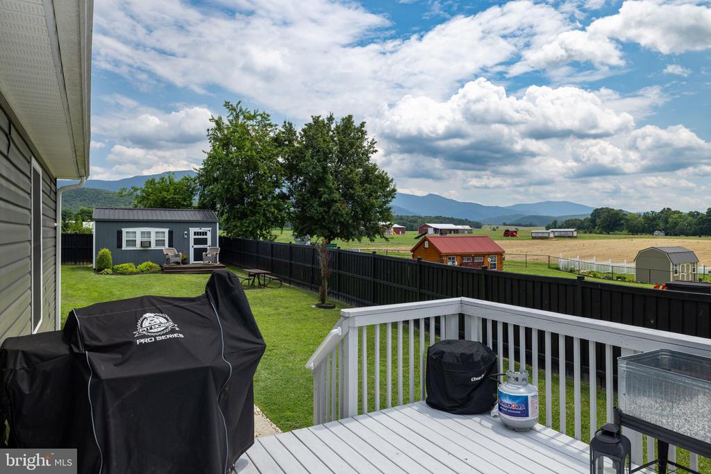 250 FAIRVIEW RD, LURAY, Virginia 22835, 3 Bedrooms Bedrooms, ,2 BathroomsBathrooms,Residential,250 FAIRVIEW RD,VAPA2005114 MLS # VAPA2005114