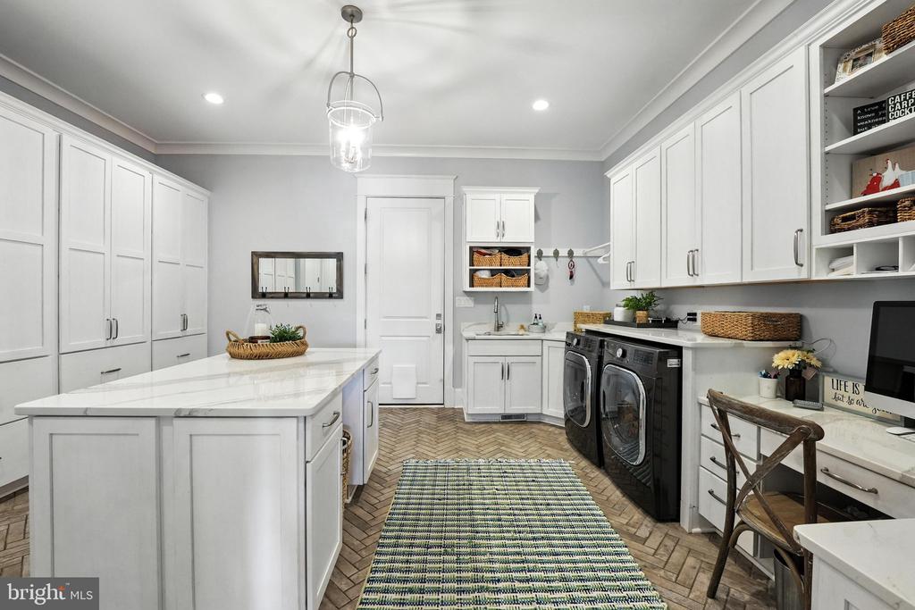 11109 VANDERBILT CV, SPOTSYLVANIA, Virginia 22551, 5 Bedrooms Bedrooms, ,6 BathroomsBathrooms,Residential,11109 VANDERBILT CV,VASP2034506 MLS # VASP2034506