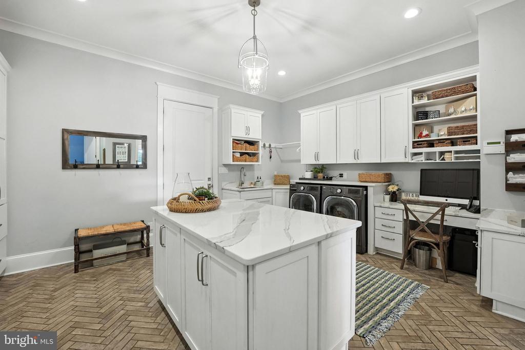 11109 VANDERBILT CV, SPOTSYLVANIA, Virginia 22551, 5 Bedrooms Bedrooms, ,6 BathroomsBathrooms,Residential,11109 VANDERBILT CV,VASP2034506 MLS # VASP2034506