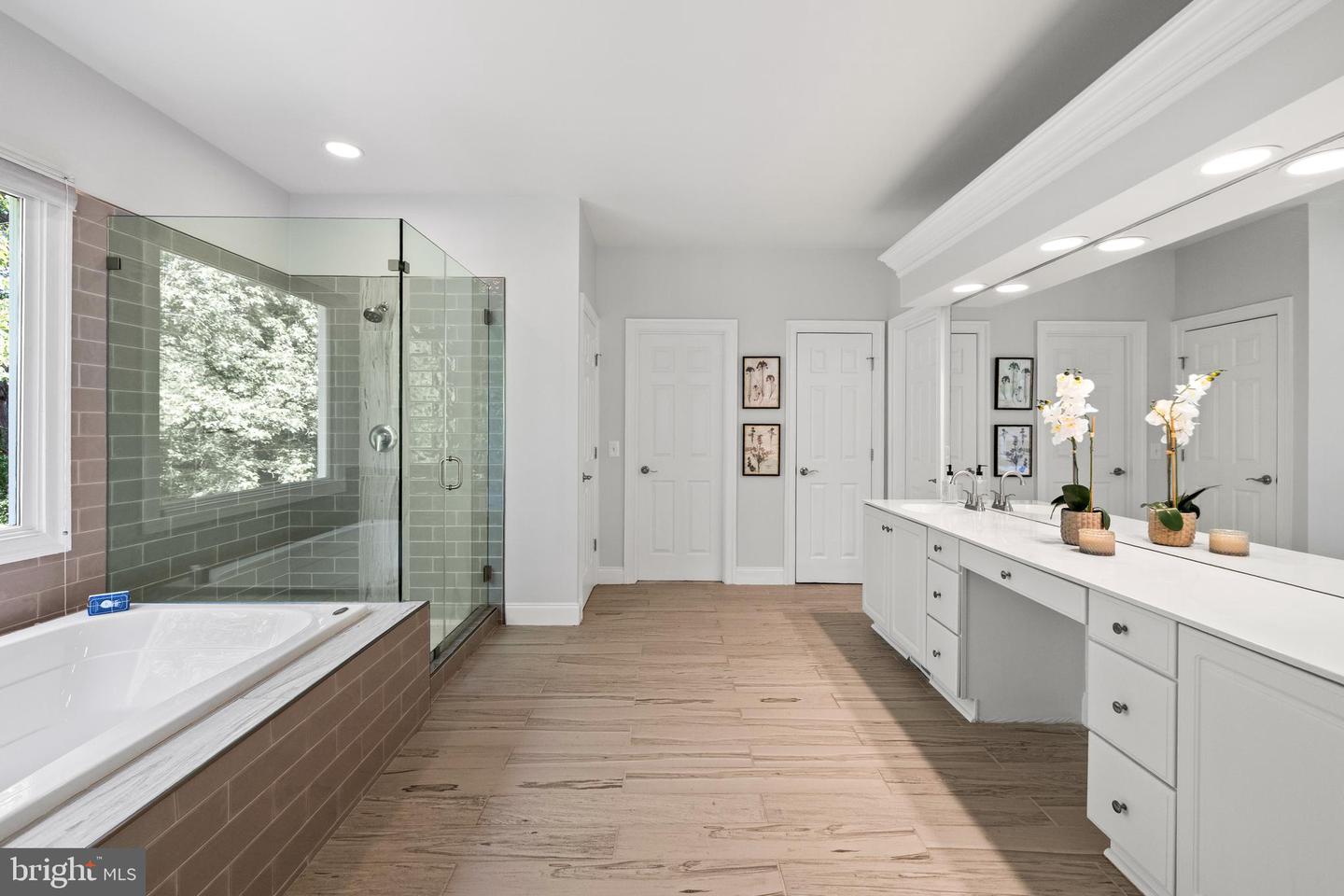1418 WOODHURST BLVD, MCLEAN, Virginia 22102, 6 Bedrooms Bedrooms, ,5 BathroomsBathrooms,Residential,For sale,1418 WOODHURST BLVD,VAFX2236692 MLS # VAFX2236692
