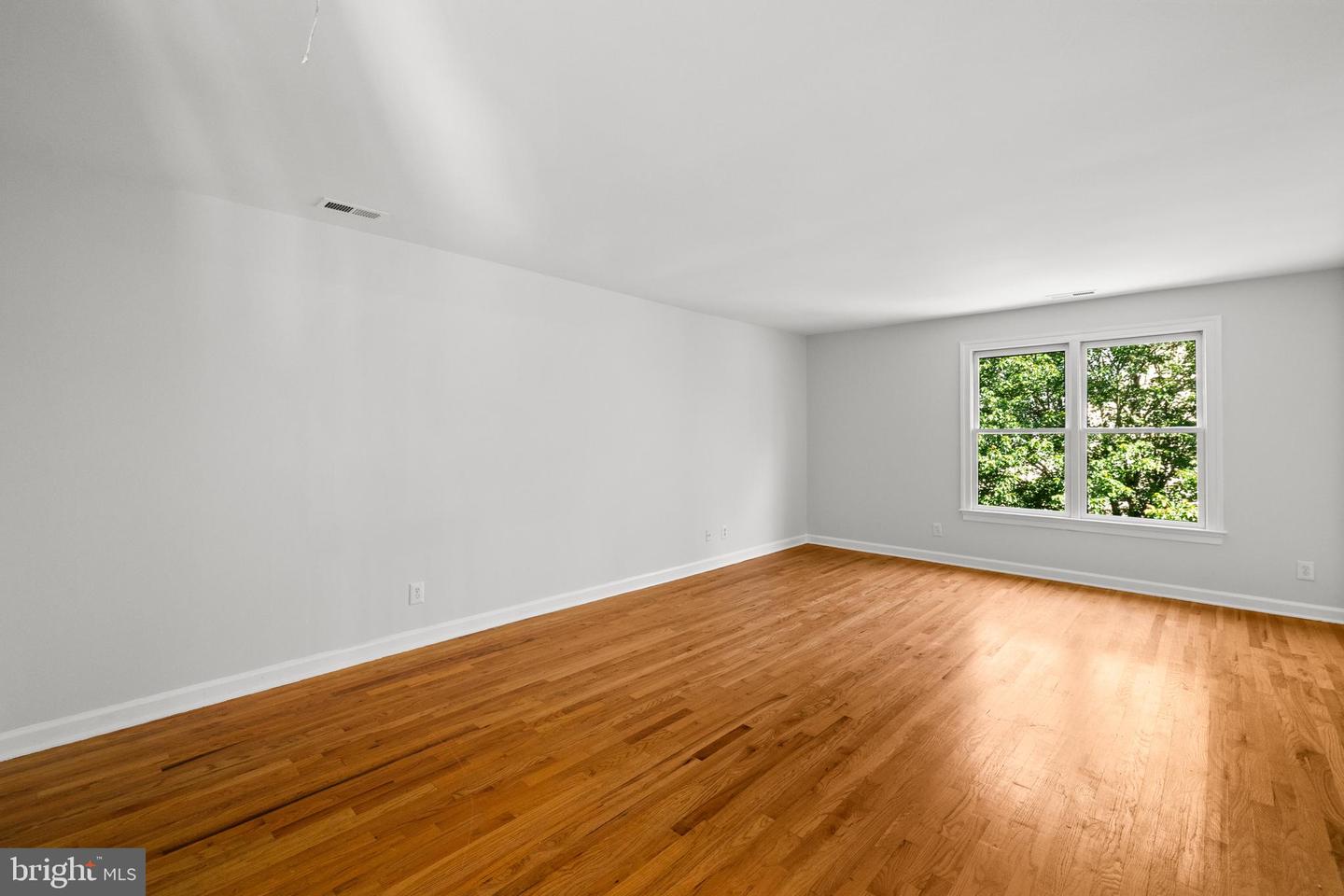 1418 WOODHURST BLVD, MCLEAN, Virginia 22102, 6 Bedrooms Bedrooms, ,5 BathroomsBathrooms,Residential,For sale,1418 WOODHURST BLVD,VAFX2236692 MLS # VAFX2236692
