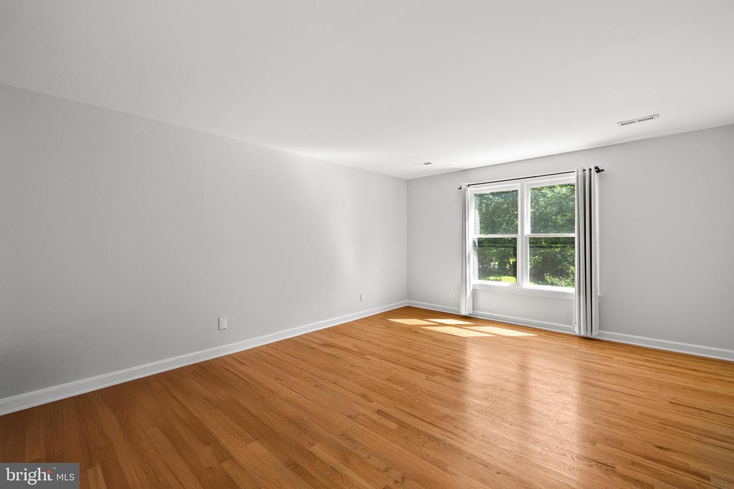 1418 WOODHURST BLVD, MCLEAN, Virginia 22102, 6 Bedrooms Bedrooms, ,5 BathroomsBathrooms,Residential,For sale,1418 WOODHURST BLVD,VAFX2236692 MLS # VAFX2236692
