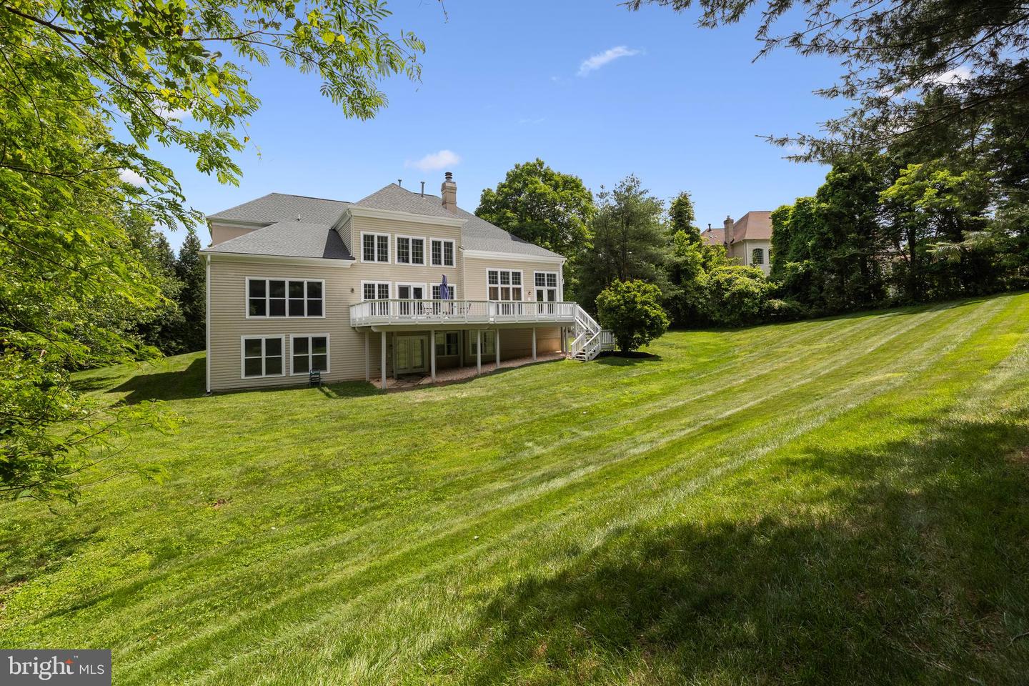 1418 WOODHURST BLVD, MCLEAN, Virginia 22102, 6 Bedrooms Bedrooms, ,5 BathroomsBathrooms,Residential,For sale,1418 WOODHURST BLVD,VAFX2236692 MLS # VAFX2236692