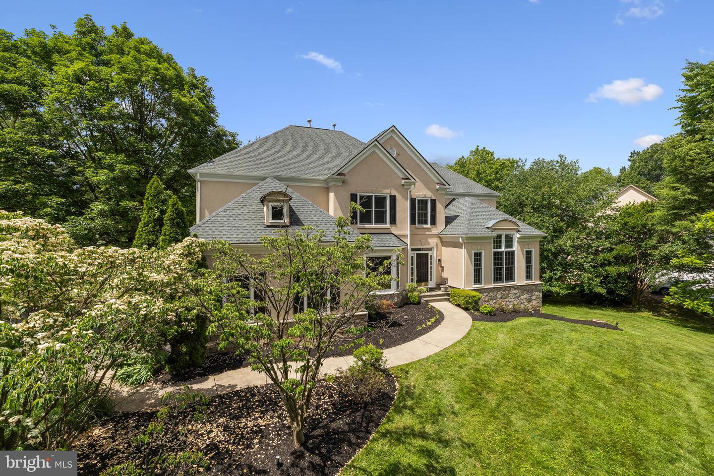 1418 WOODHURST BLVD, MCLEAN, Virginia 22102, 6 Bedrooms Bedrooms, ,5 BathroomsBathrooms,Residential,For sale,1418 WOODHURST BLVD,VAFX2236692 MLS # VAFX2236692