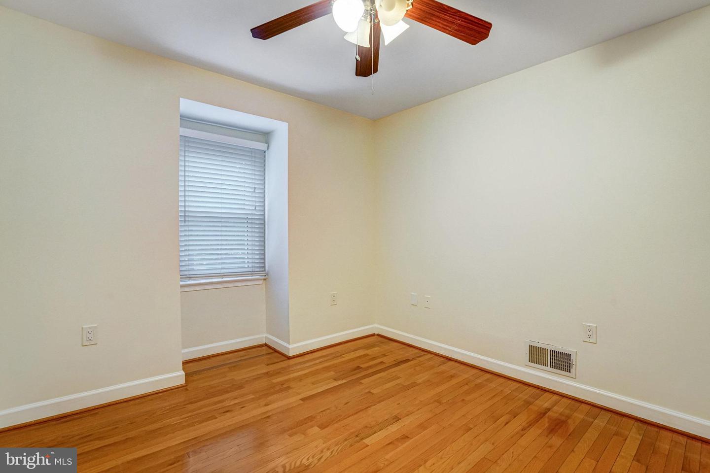 6035 LIBERTY BELL CT, BURKE, Virginia 22015, 3 Bedrooms Bedrooms, ,3 BathroomsBathrooms,Residential,For sale,6035 LIBERTY BELL CT,VAFX2239158 MLS # VAFX2239158