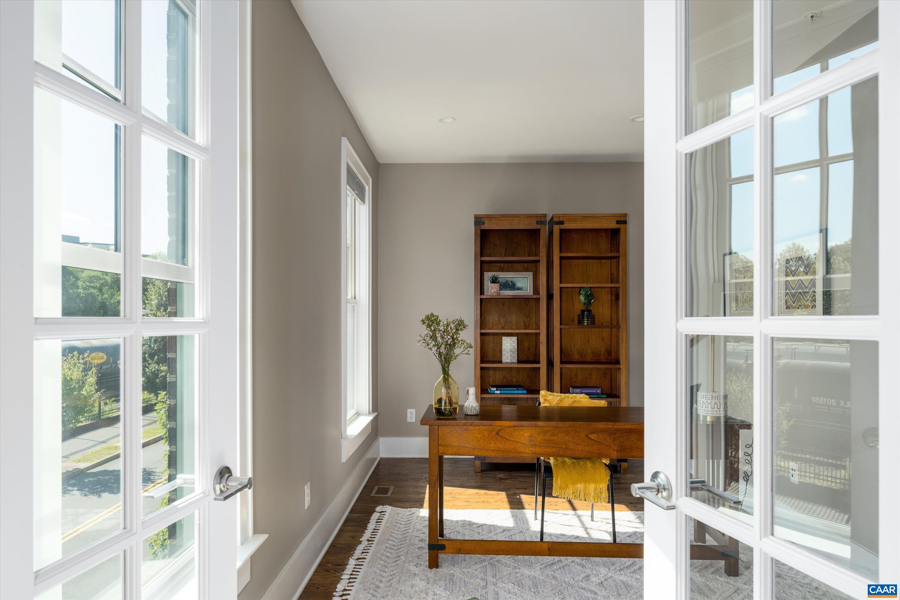 1075 E WATER ST, CHARLOTTESVILLE, Virginia 22902, 3 Bedrooms Bedrooms, ,3 BathroomsBathrooms,Residential,1075 E WATER ST,666458 MLS # 666458