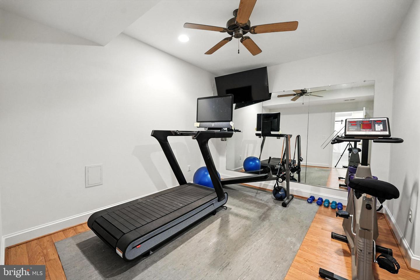 43152 VALIANT DR, CHANTILLY, Virginia 20152, 5 Bedrooms Bedrooms, ,4 BathroomsBathrooms,Residential,For sale,43152 VALIANT DR,VALO2096442 MLS # VALO2096442