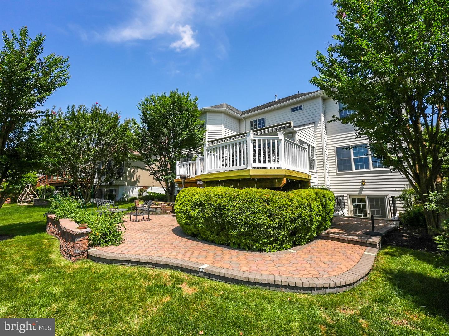 43152 VALIANT DR, CHANTILLY, Virginia 20152, 5 Bedrooms Bedrooms, ,4 BathroomsBathrooms,Residential,For sale,43152 VALIANT DR,VALO2096442 MLS # VALO2096442