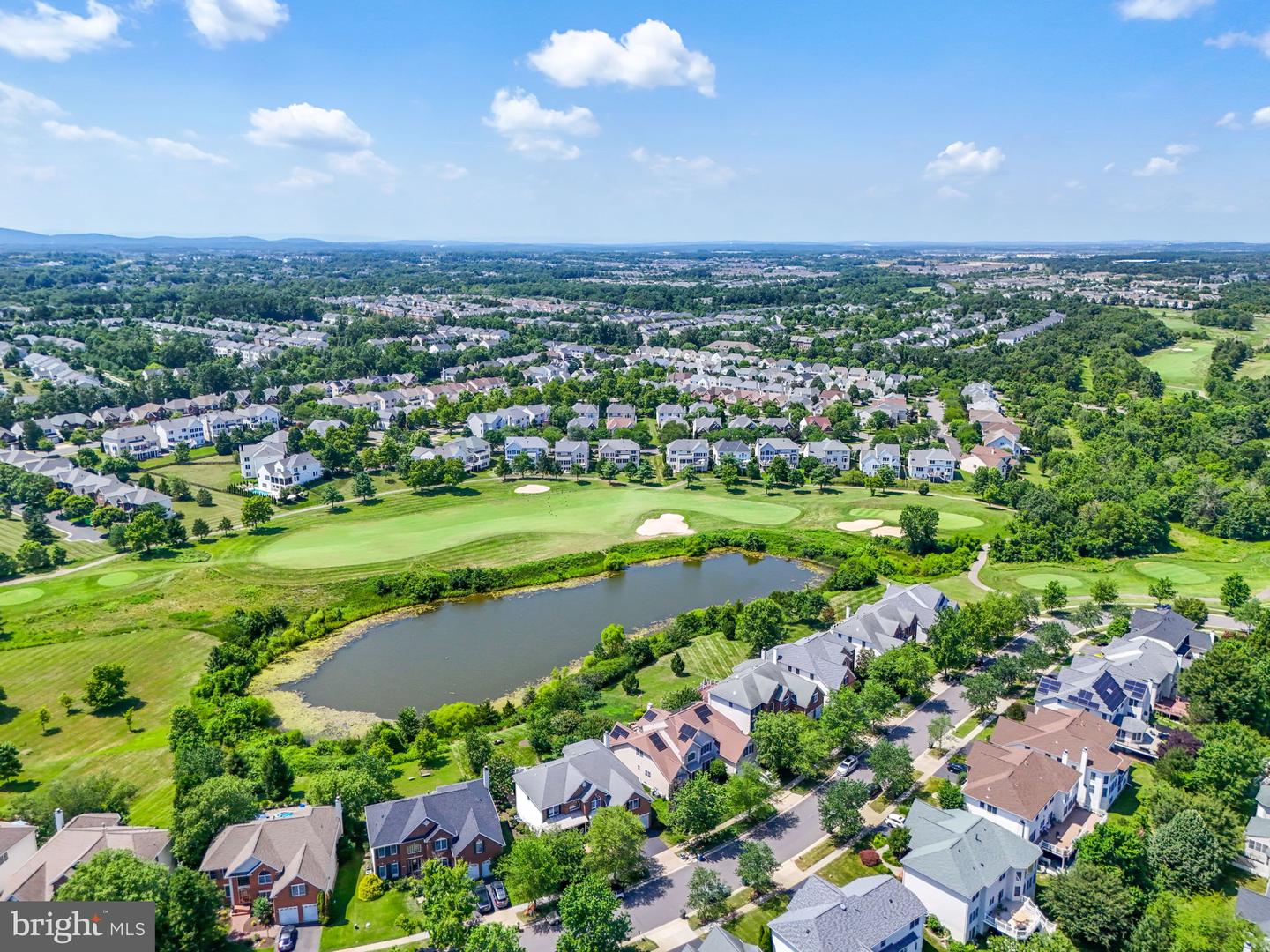 43152 VALIANT DR, CHANTILLY, Virginia 20152, 5 Bedrooms Bedrooms, ,4 BathroomsBathrooms,Residential,For sale,43152 VALIANT DR,VALO2096442 MLS # VALO2096442