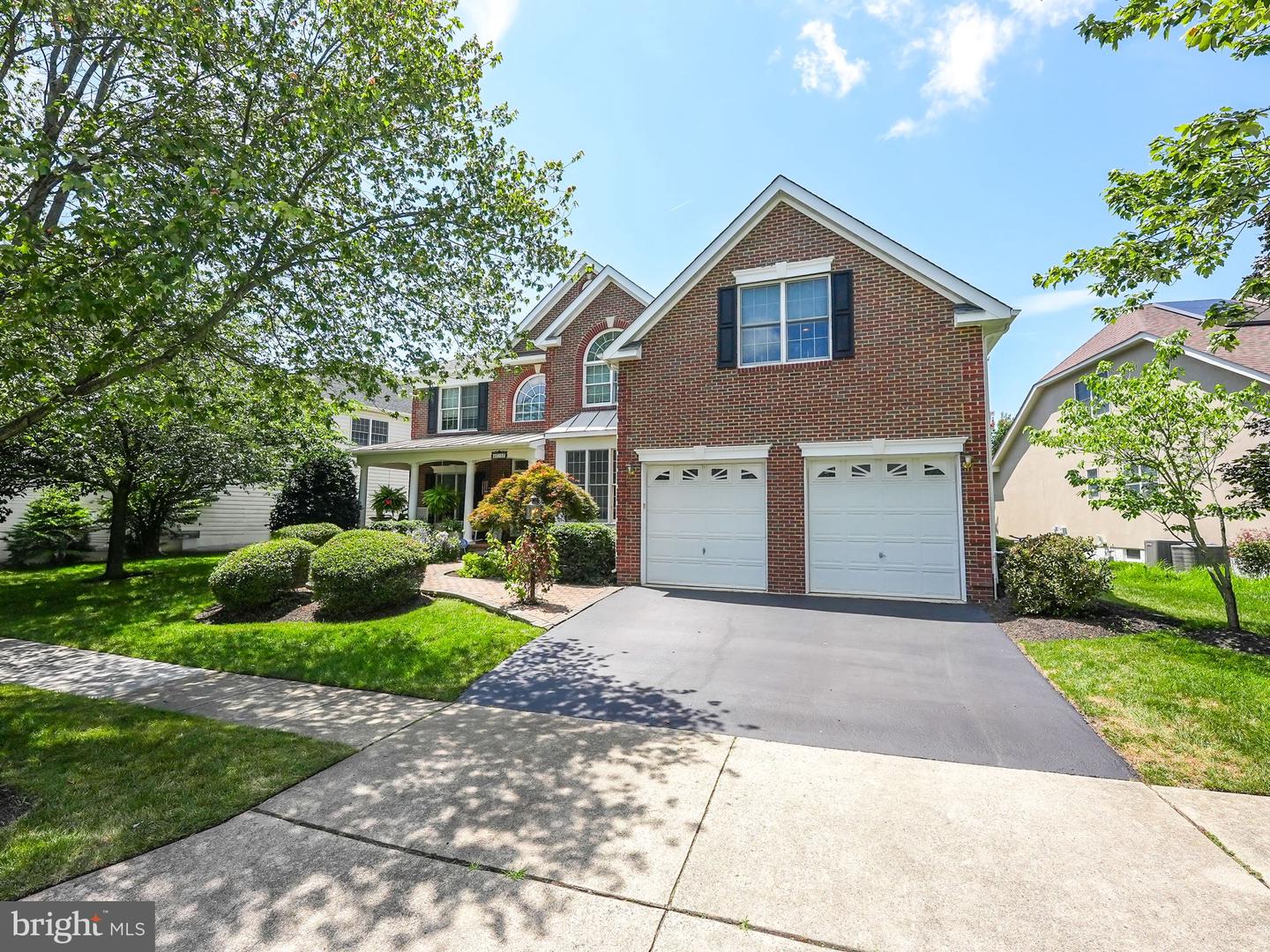 43152 VALIANT DR, CHANTILLY, Virginia 20152, 5 Bedrooms Bedrooms, ,4 BathroomsBathrooms,Residential,For sale,43152 VALIANT DR,VALO2096442 MLS # VALO2096442
