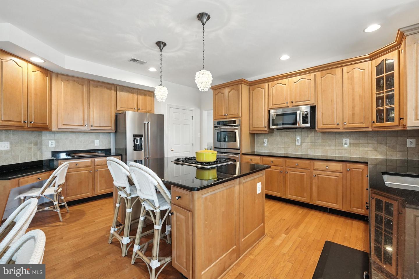 43152 VALIANT DR, CHANTILLY, Virginia 20152, 5 Bedrooms Bedrooms, ,4 BathroomsBathrooms,Residential,For sale,43152 VALIANT DR,VALO2096442 MLS # VALO2096442