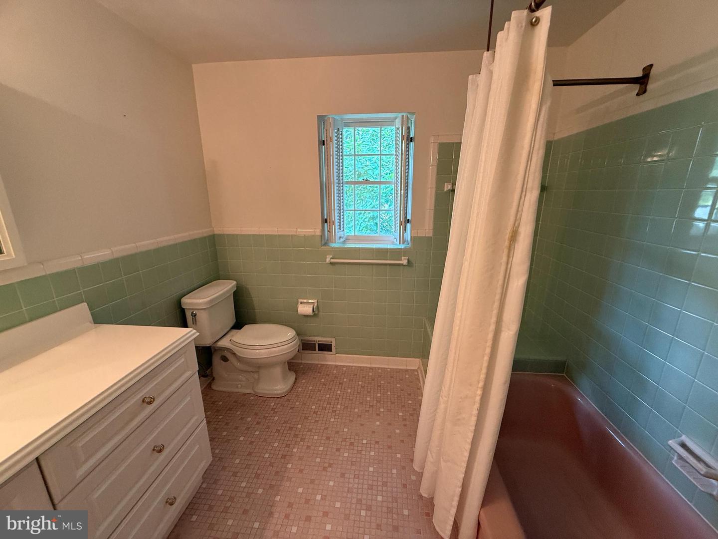 8310 ASHWOOD DR, ALEXANDRIA, Virginia 22308, 4 Bedrooms Bedrooms, ,2 BathroomsBathrooms,Residential,For sale,8310 ASHWOOD DR,VAFX2242618 MLS # VAFX2242618