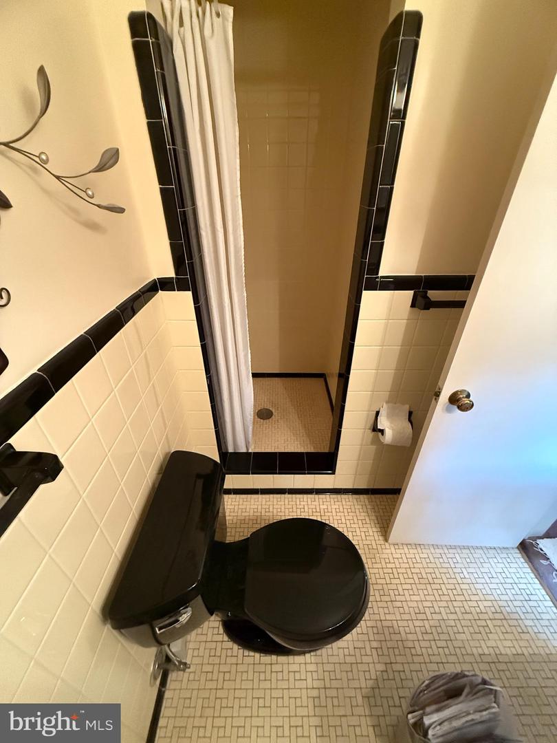 8310 ASHWOOD DR, ALEXANDRIA, Virginia 22308, 4 Bedrooms Bedrooms, ,2 BathroomsBathrooms,Residential,For sale,8310 ASHWOOD DR,VAFX2242618 MLS # VAFX2242618