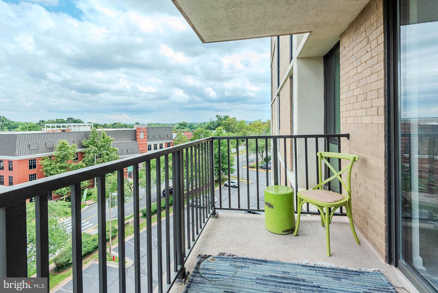 6800 FLEETWOOD RD #701, MCLEAN, Virginia 22101, 3 Bedrooms Bedrooms, ,2 BathroomsBathrooms,Residential,For sale,6800 FLEETWOOD RD #701,VAFX2242786 MLS # VAFX2242786