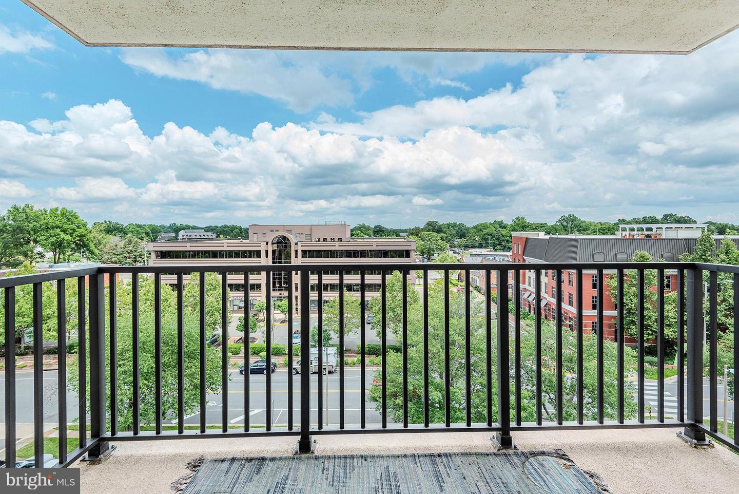 6800 FLEETWOOD RD #701, MCLEAN, Virginia 22101, 3 Bedrooms Bedrooms, ,2 BathroomsBathrooms,Residential,For sale,6800 FLEETWOOD RD #701,VAFX2242786 MLS # VAFX2242786