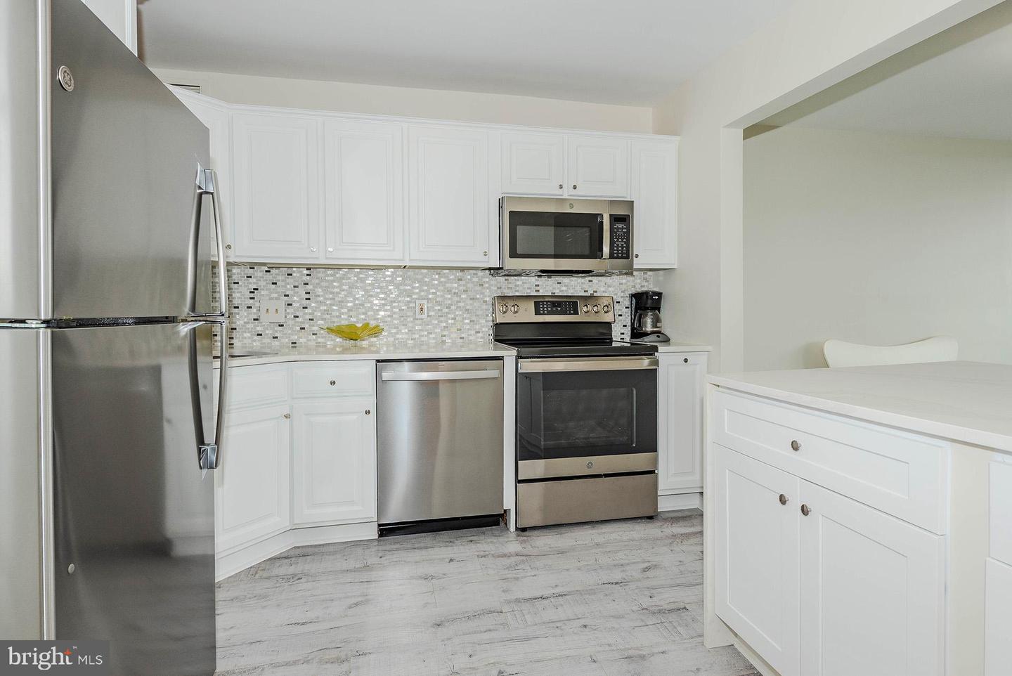 6800 FLEETWOOD RD #701, MCLEAN, Virginia 22101, 3 Bedrooms Bedrooms, ,2 BathroomsBathrooms,Residential,For sale,6800 FLEETWOOD RD #701,VAFX2242786 MLS # VAFX2242786