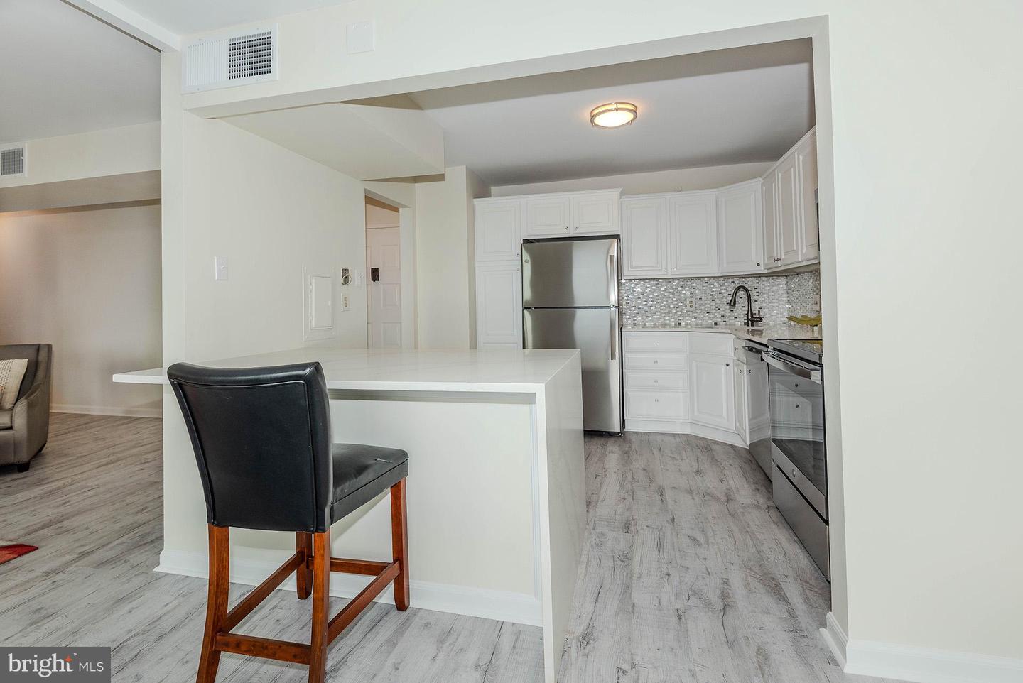 6800 FLEETWOOD RD #701, MCLEAN, Virginia 22101, 3 Bedrooms Bedrooms, ,2 BathroomsBathrooms,Residential,For sale,6800 FLEETWOOD RD #701,VAFX2242786 MLS # VAFX2242786