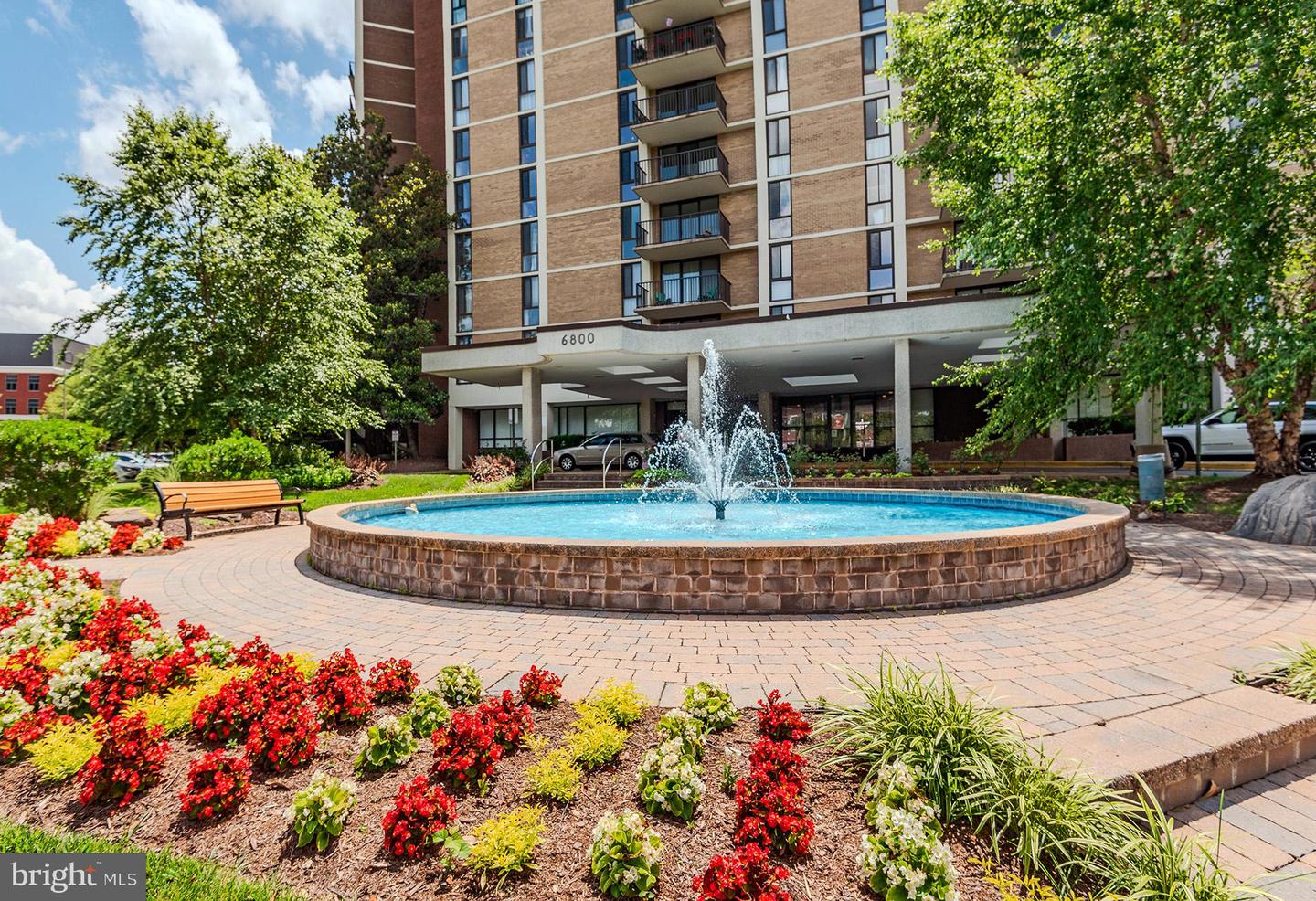 6800 FLEETWOOD RD #701, MCLEAN, Virginia 22101, 3 Bedrooms Bedrooms, ,2 BathroomsBathrooms,Residential,For sale,6800 FLEETWOOD RD #701,VAFX2242786 MLS # VAFX2242786