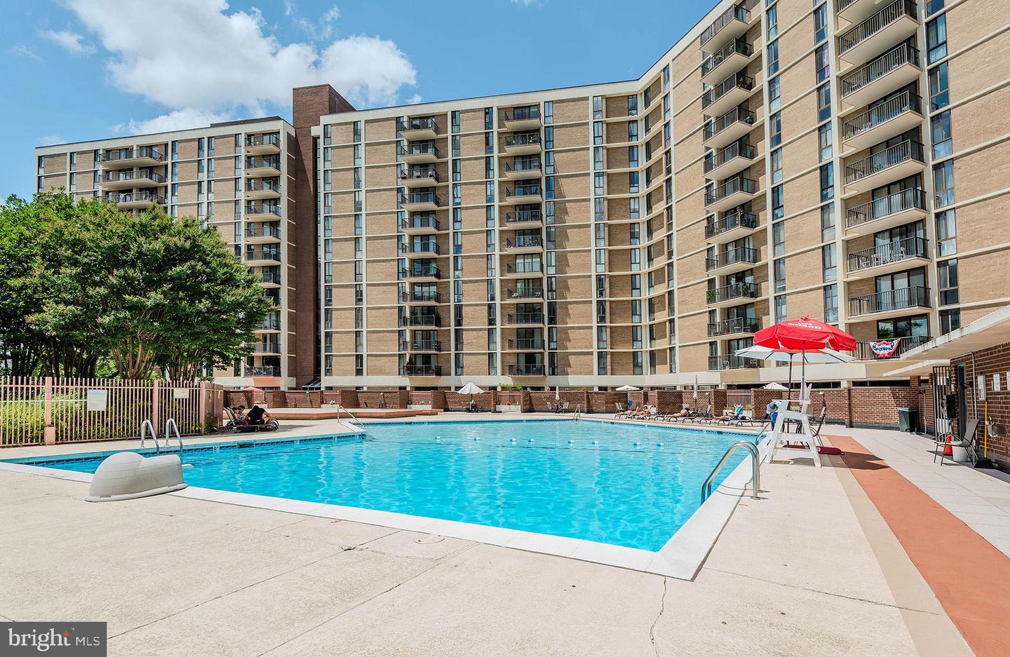 6800 FLEETWOOD RD #701, MCLEAN, Virginia 22101, 3 Bedrooms Bedrooms, ,2 BathroomsBathrooms,Residential,For sale,6800 FLEETWOOD RD #701,VAFX2242786 MLS # VAFX2242786