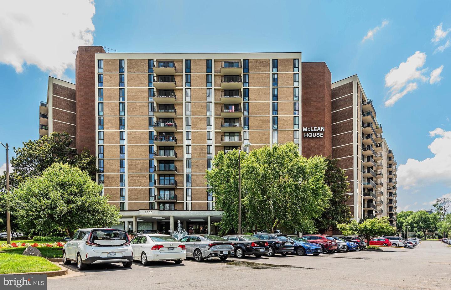 6800 FLEETWOOD RD #701, MCLEAN, Virginia 22101, 3 Bedrooms Bedrooms, ,2 BathroomsBathrooms,Residential,For sale,6800 FLEETWOOD RD #701,VAFX2242786 MLS # VAFX2242786