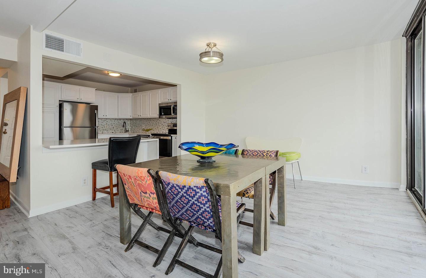 6800 FLEETWOOD RD #701, MCLEAN, Virginia 22101, 3 Bedrooms Bedrooms, ,2 BathroomsBathrooms,Residential,For sale,6800 FLEETWOOD RD #701,VAFX2242786 MLS # VAFX2242786