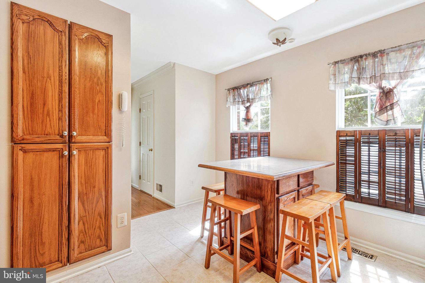 7000 GATTON SQ, ALEXANDRIA, Virginia 22315, 4 Bedrooms Bedrooms, ,3 BathroomsBathrooms,Residential,For sale,7000 GATTON SQ,VAFX2242804 MLS # VAFX2242804