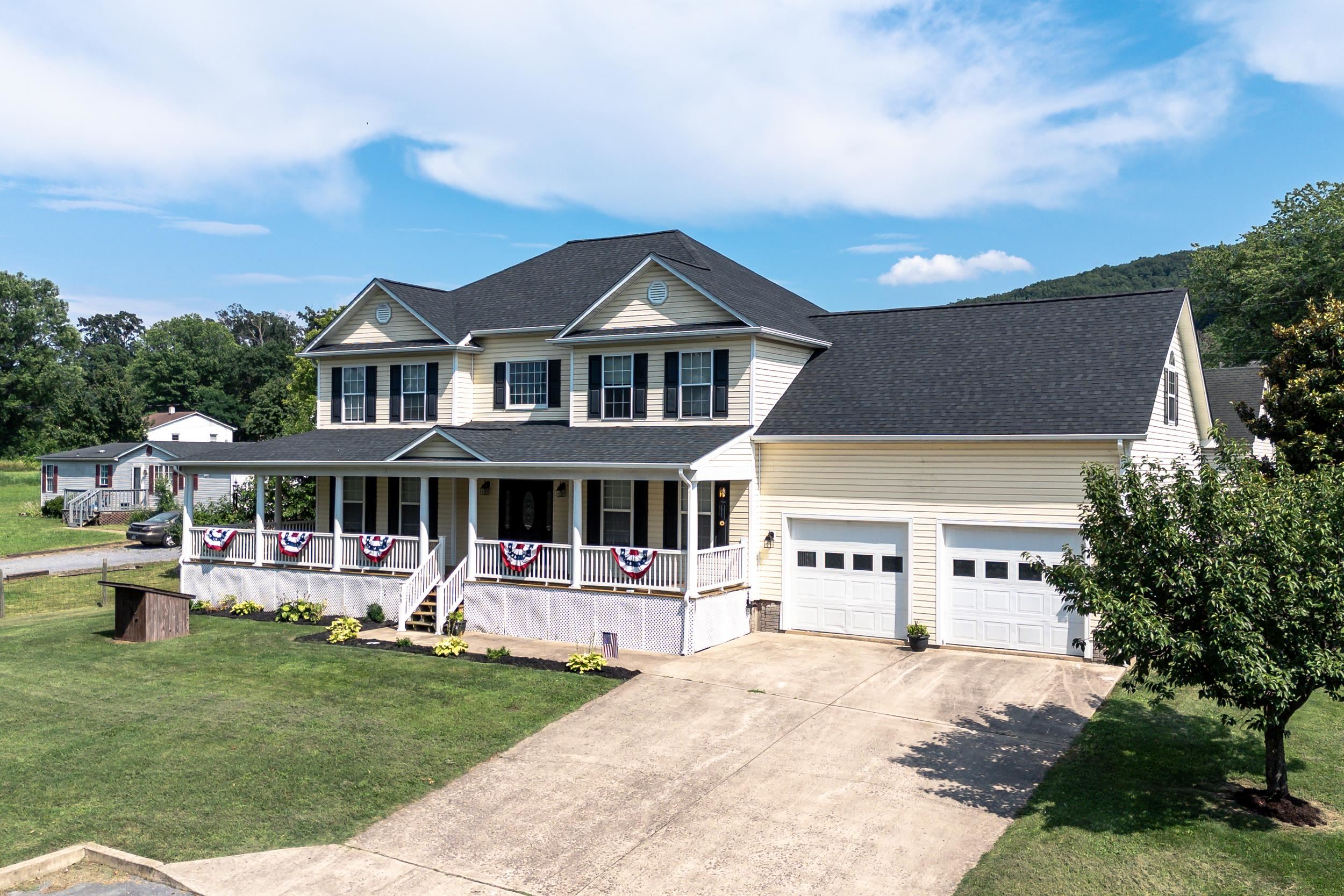 369 ELDON YATES DR, STANLEY, Virginia 22851, 4 Bedrooms Bedrooms, ,4 BathroomsBathrooms,Residential,369 ELDON YATES DR,666596 MLS # 666596
