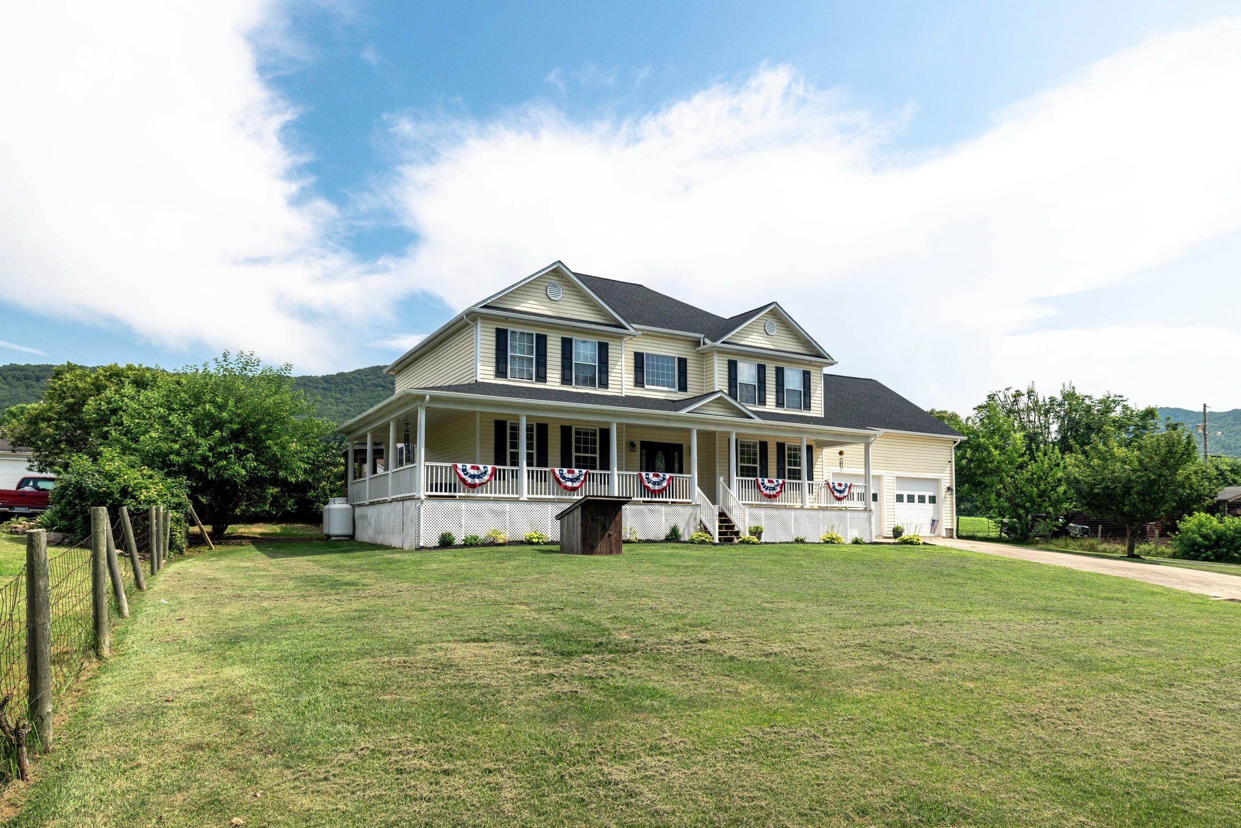 369 ELDON YATES DR, STANLEY, Virginia 22851, 4 Bedrooms Bedrooms, ,4 BathroomsBathrooms,Residential,369 ELDON YATES DR,666596 MLS # 666596