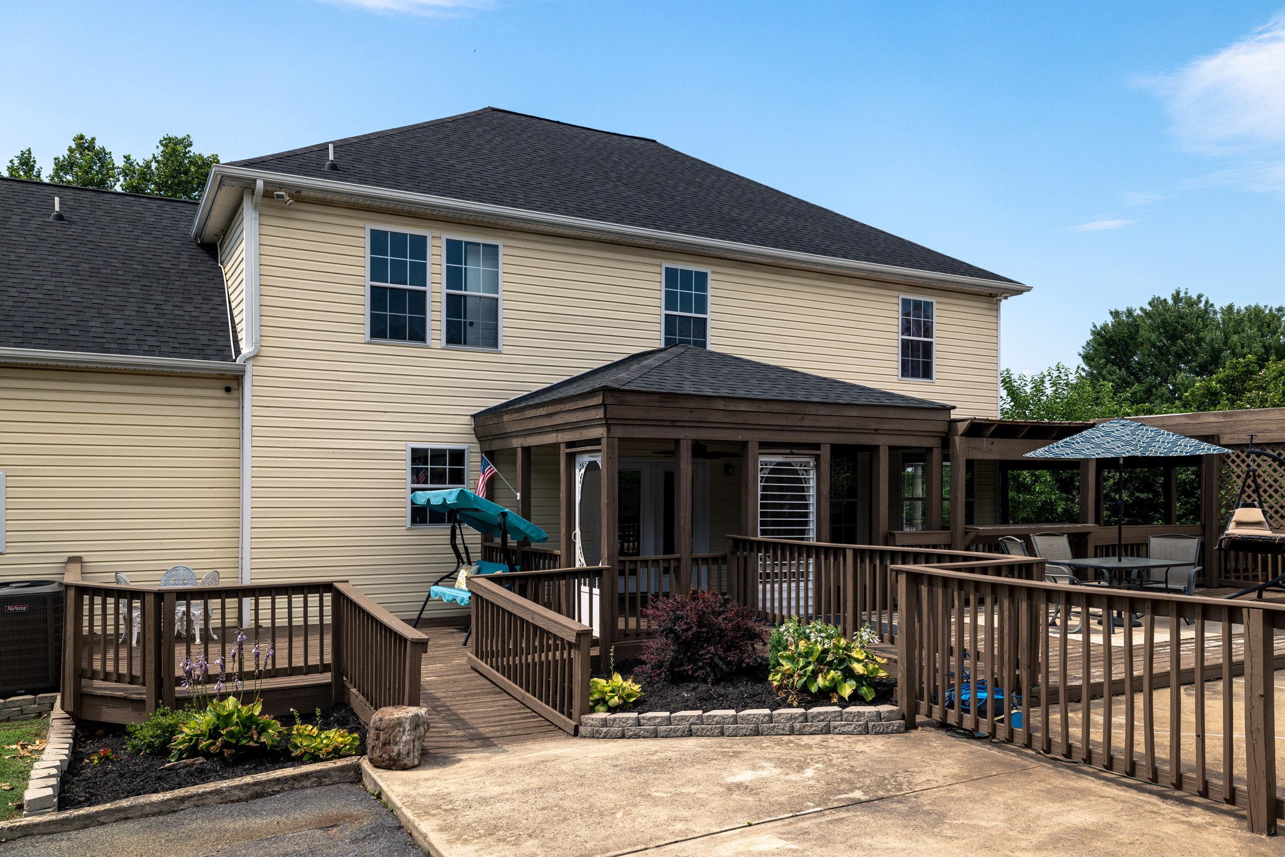 369 ELDON YATES DR, STANLEY, Virginia 22851, 4 Bedrooms Bedrooms, ,4 BathroomsBathrooms,Residential,369 ELDON YATES DR,666596 MLS # 666596