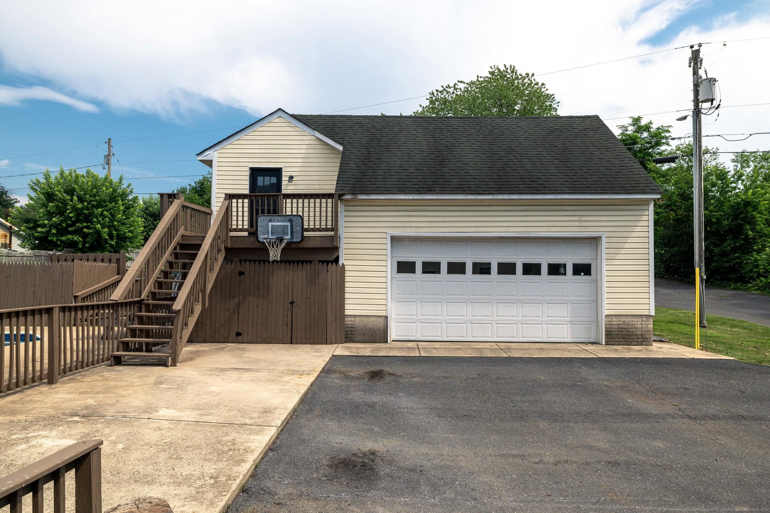 369 ELDON YATES DR, STANLEY, Virginia 22851, 4 Bedrooms Bedrooms, ,4 BathroomsBathrooms,Residential,369 ELDON YATES DR,666596 MLS # 666596