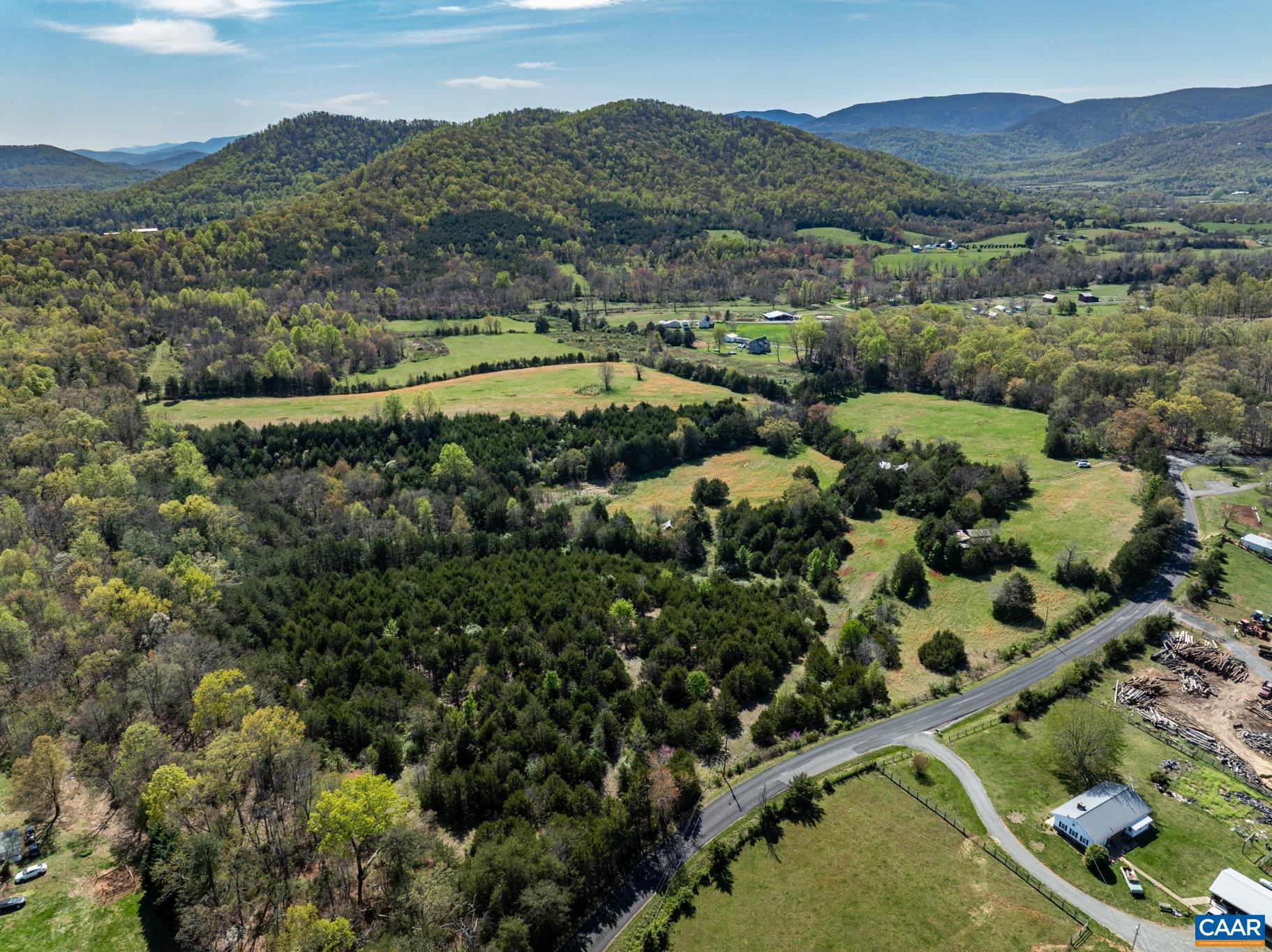 101 PEA RIDGE RD, STANARDSVILLE, Virginia 22973, 3 Bedrooms Bedrooms, ,2 BathroomsBathrooms,Residential,The South River,101 PEA RIDGE RD,666609 MLS # 666609