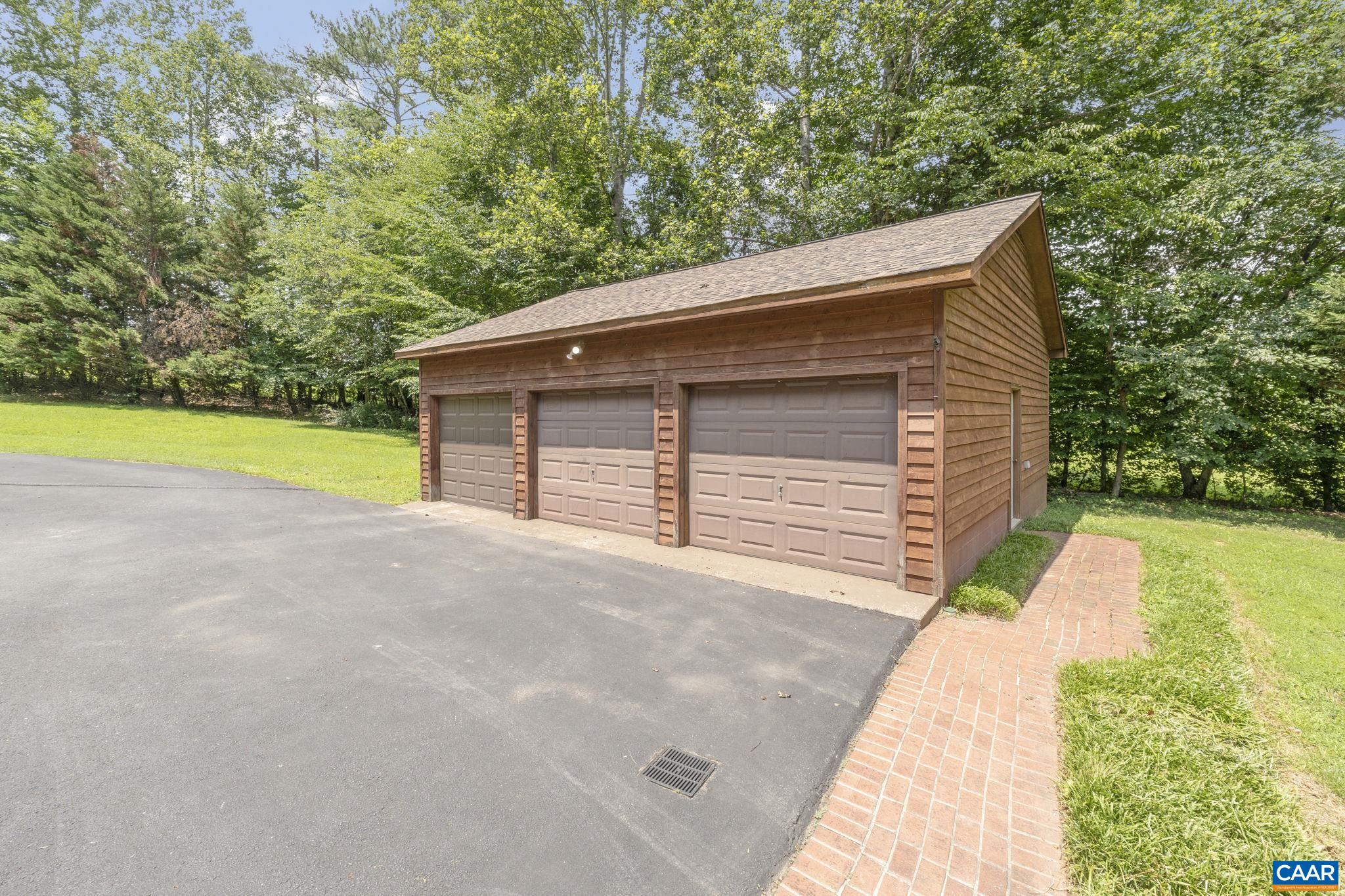 3911 PRITCHETT LN, CHARLOTTESVILLE, Virginia 22911, 4 Bedrooms Bedrooms, ,2 BathroomsBathrooms,Residential,Eagles Nest,3911 PRITCHETT LN,666616 MLS # 666616