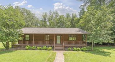 3911 PRITCHETT LN, CHARLOTTESVILLE, Virginia 22911, 4 Bedrooms Bedrooms, ,2 BathroomsBathrooms,Residential,Eagles Nest,3911 PRITCHETT LN,666616 MLS # 666616
