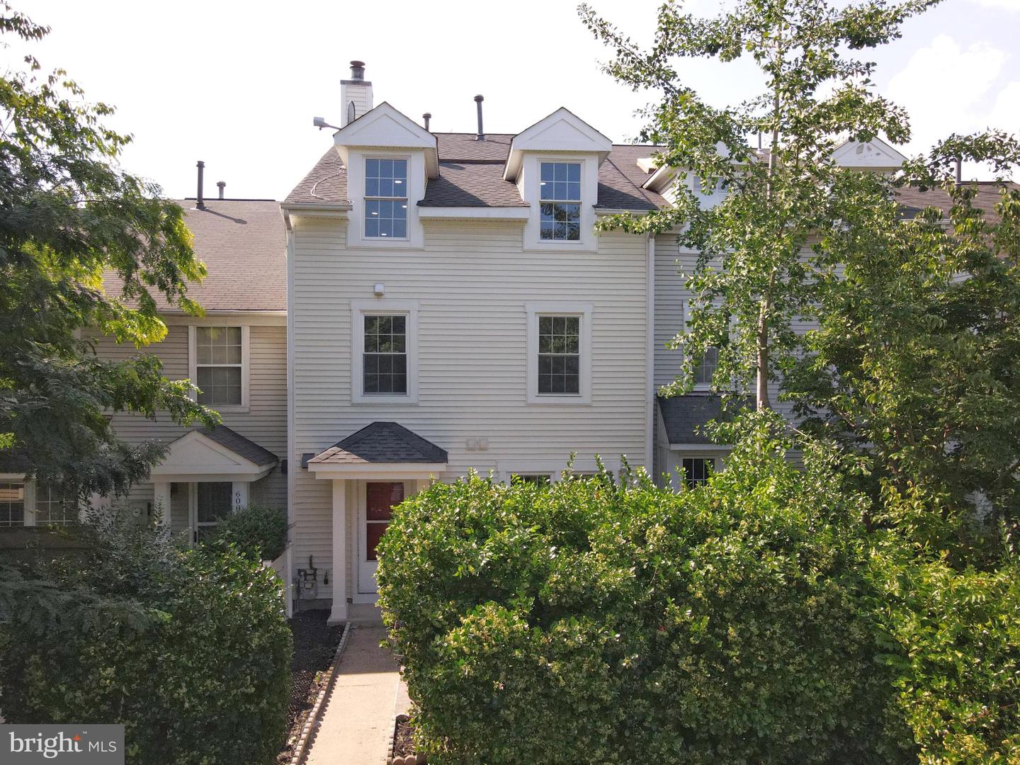 6006 HAVENER HOUSE WAY, CENTREVILLE, Virginia 20120, 2 Bedrooms Bedrooms, ,2 BathroomsBathrooms,Residential,For sale,6006 HAVENER HOUSE WAY,VAFX2244168 MLS # VAFX2244168