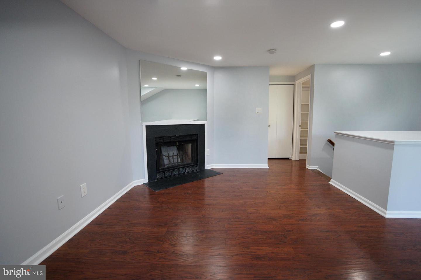 6006 HAVENER HOUSE WAY, CENTREVILLE, Virginia 20120, 2 Bedrooms Bedrooms, ,2 BathroomsBathrooms,Residential,For sale,6006 HAVENER HOUSE WAY,VAFX2244168 MLS # VAFX2244168