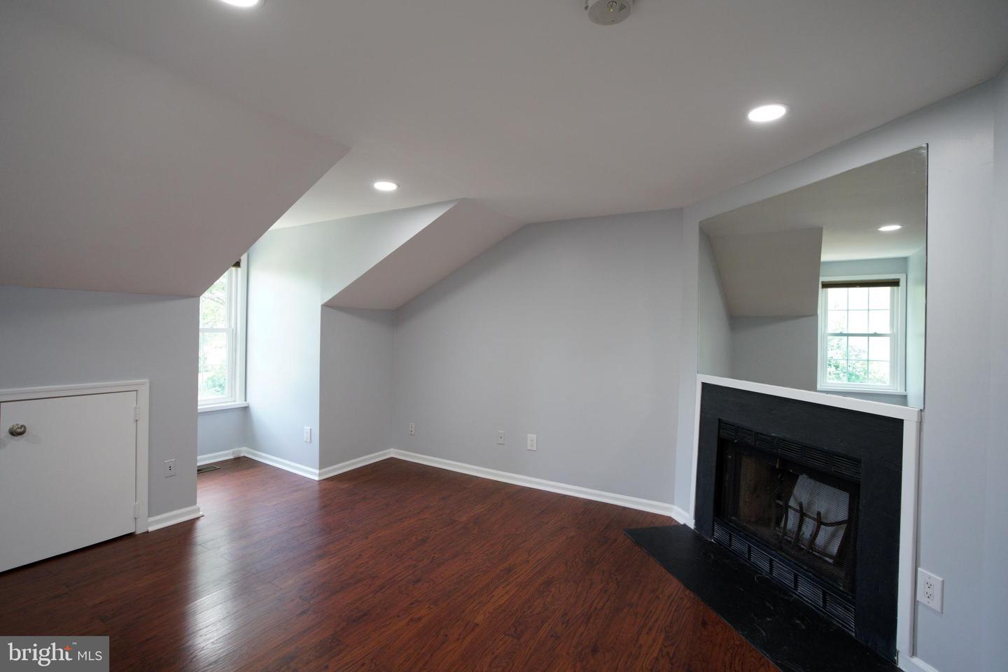 6006 HAVENER HOUSE WAY, CENTREVILLE, Virginia 20120, 2 Bedrooms Bedrooms, ,2 BathroomsBathrooms,Residential,For sale,6006 HAVENER HOUSE WAY,VAFX2244168 MLS # VAFX2244168