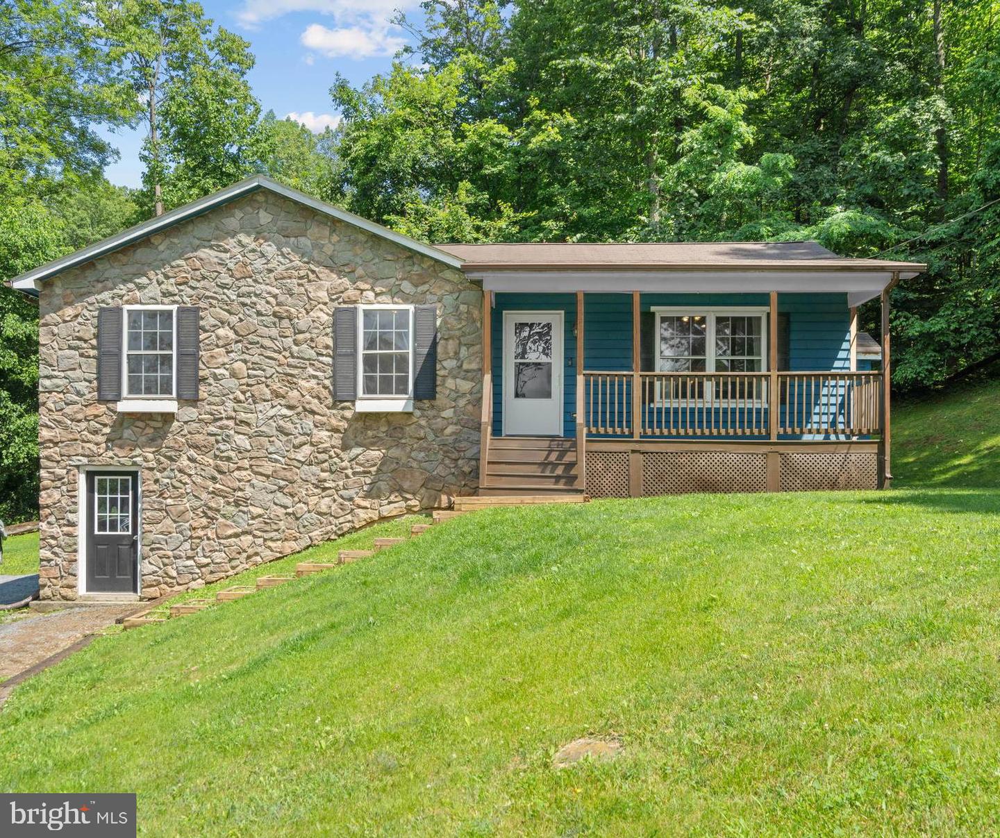 1971 HIGH TOP RD, LINDEN, Virginia 22642, 3 Bedrooms Bedrooms, ,2 BathroomsBathrooms,Residential,For sale,1971 HIGH TOP RD,VAWR2011316 MLS # VAWR2011316