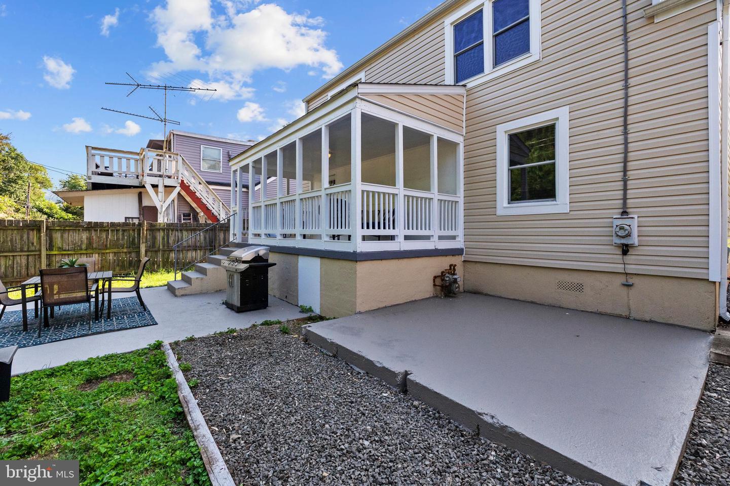 2911 BROOK DR, FALLS CHURCH, Virginia 22042, 3 Bedrooms Bedrooms, ,2 BathroomsBathrooms,Residential,For sale,2911 BROOK DR,VAFX2244930 MLS # VAFX2244930