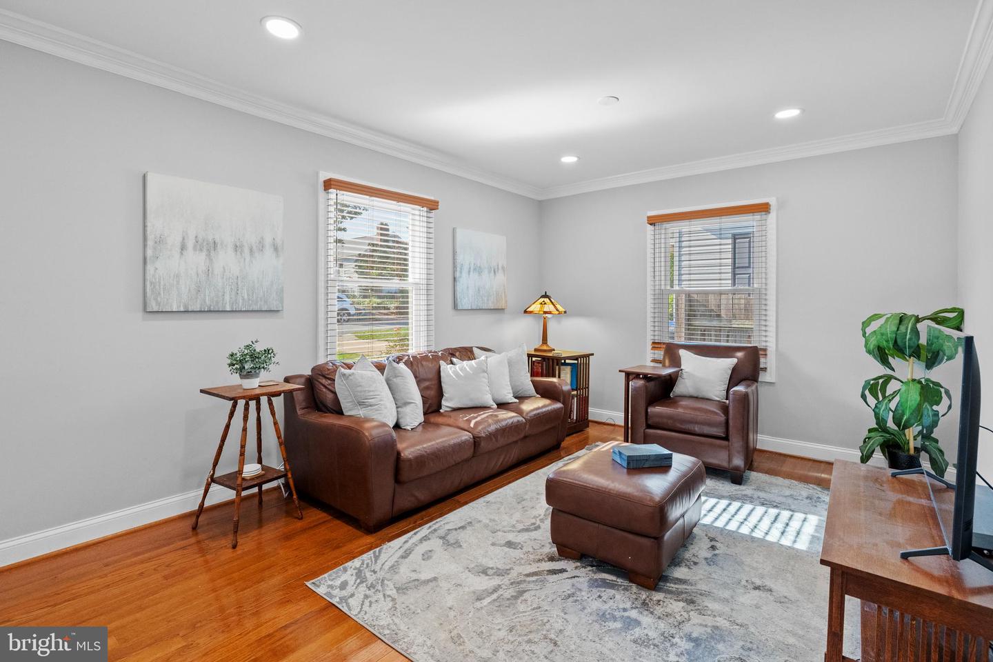 2911 BROOK DR, FALLS CHURCH, Virginia 22042, 3 Bedrooms Bedrooms, ,2 BathroomsBathrooms,Residential,For sale,2911 BROOK DR,VAFX2244930 MLS # VAFX2244930