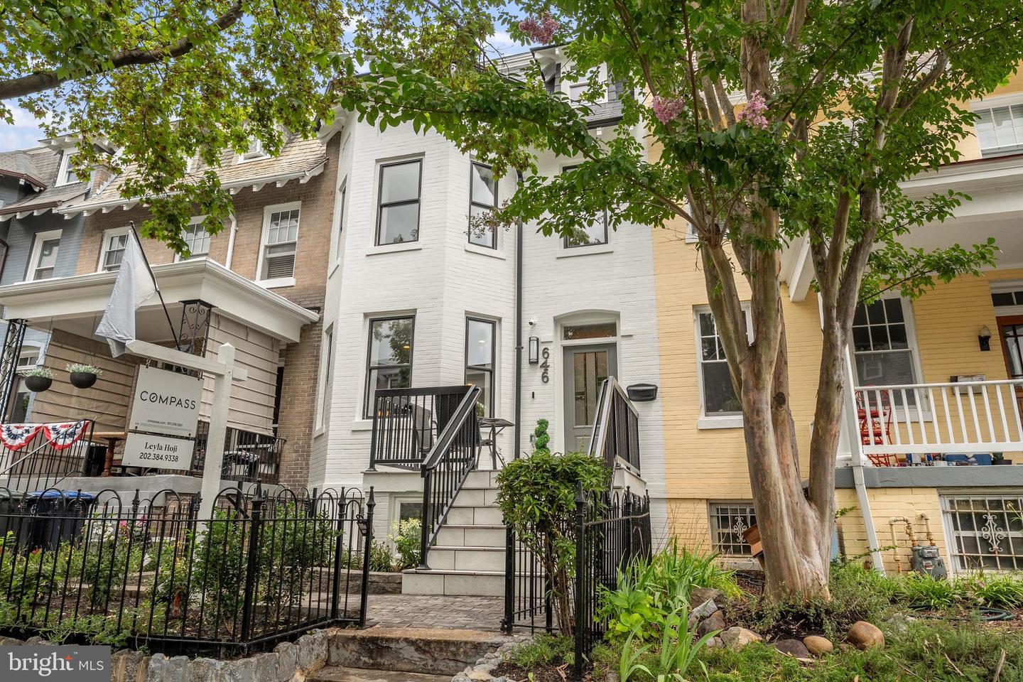 646 LEXINGTON PL NE, WASHINGTON, District Of Columbia 20002, 6 Bedrooms Bedrooms, ,4 BathroomsBathrooms,Residential,For sale,646 LEXINGTON PL NE,DCDC2204078 MLS # DCDC2204078