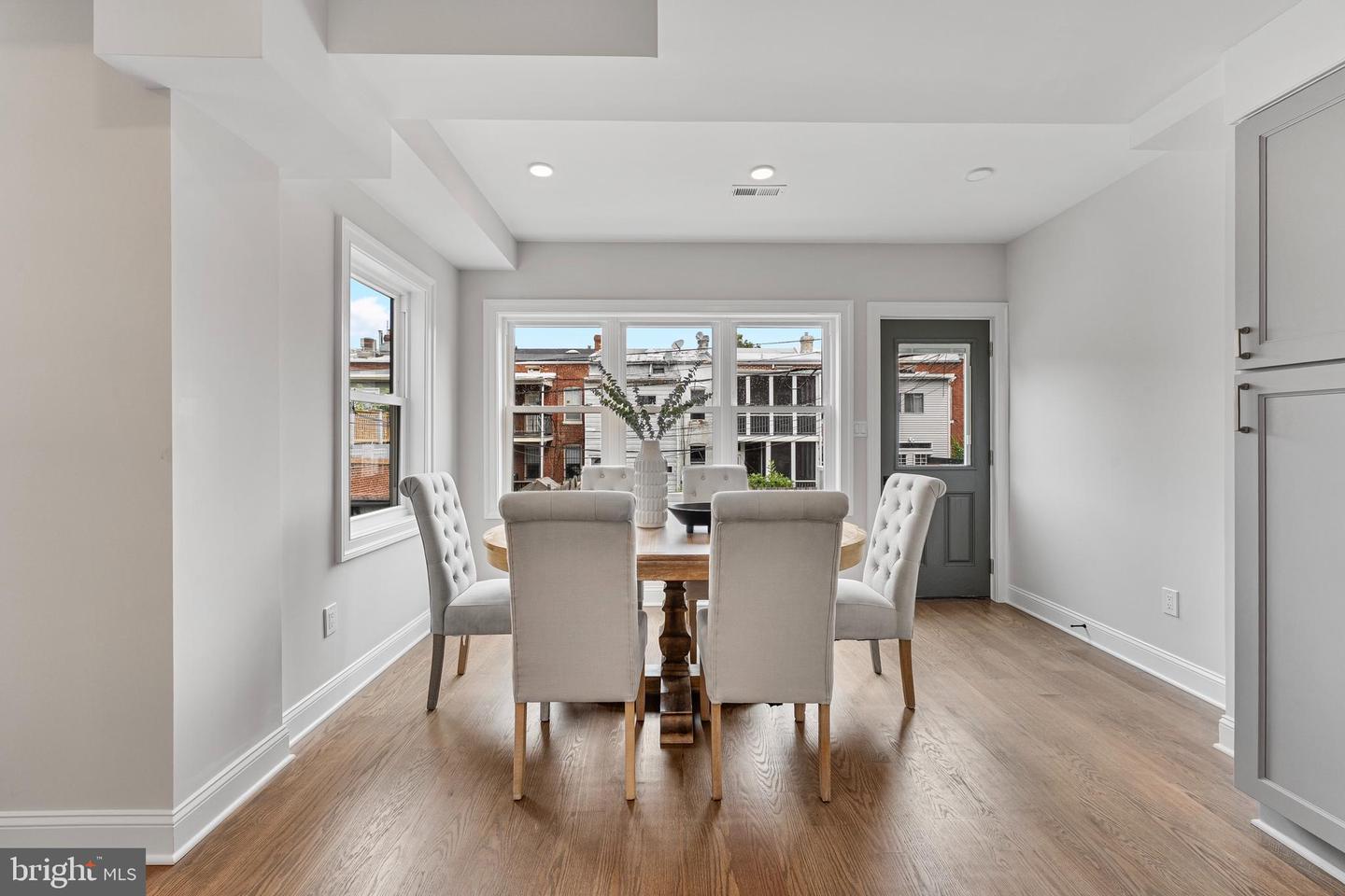 646 LEXINGTON PL NE, WASHINGTON, District Of Columbia 20002, 6 Bedrooms Bedrooms, ,4 BathroomsBathrooms,Residential,For sale,646 LEXINGTON PL NE,DCDC2204078 MLS # DCDC2204078