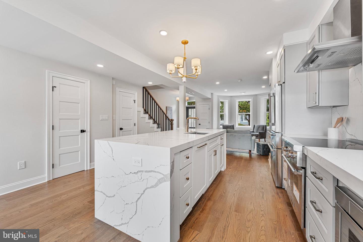 646 LEXINGTON PL NE, WASHINGTON, District Of Columbia 20002, 6 Bedrooms Bedrooms, ,4 BathroomsBathrooms,Residential,For sale,646 LEXINGTON PL NE,DCDC2204078 MLS # DCDC2204078