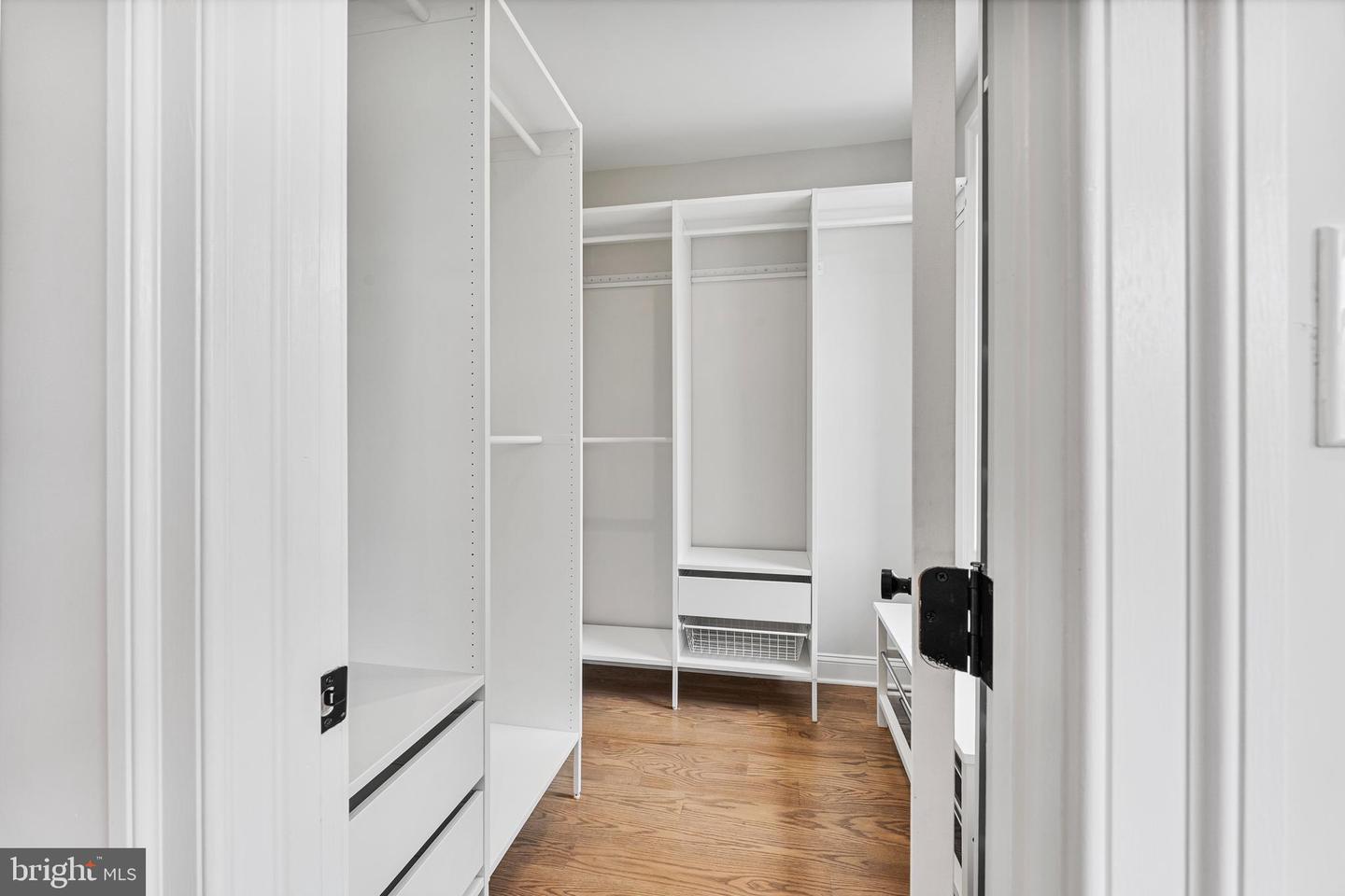 646 LEXINGTON PL NE, WASHINGTON, District Of Columbia 20002, 6 Bedrooms Bedrooms, ,4 BathroomsBathrooms,Residential,For sale,646 LEXINGTON PL NE,DCDC2204078 MLS # DCDC2204078