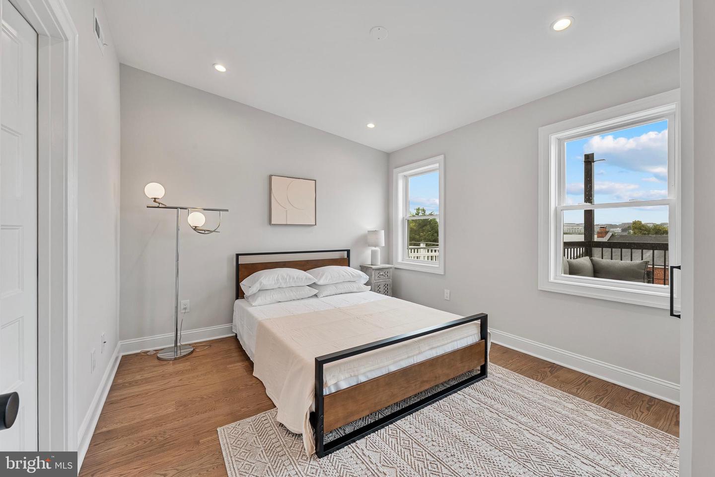646 LEXINGTON PL NE, WASHINGTON, District Of Columbia 20002, 6 Bedrooms Bedrooms, ,4 BathroomsBathrooms,Residential,For sale,646 LEXINGTON PL NE,DCDC2204078 MLS # DCDC2204078