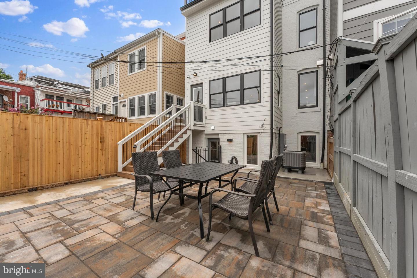 646 LEXINGTON PL NE, WASHINGTON, District Of Columbia 20002, 6 Bedrooms Bedrooms, ,4 BathroomsBathrooms,Residential,For sale,646 LEXINGTON PL NE,DCDC2204078 MLS # DCDC2204078
