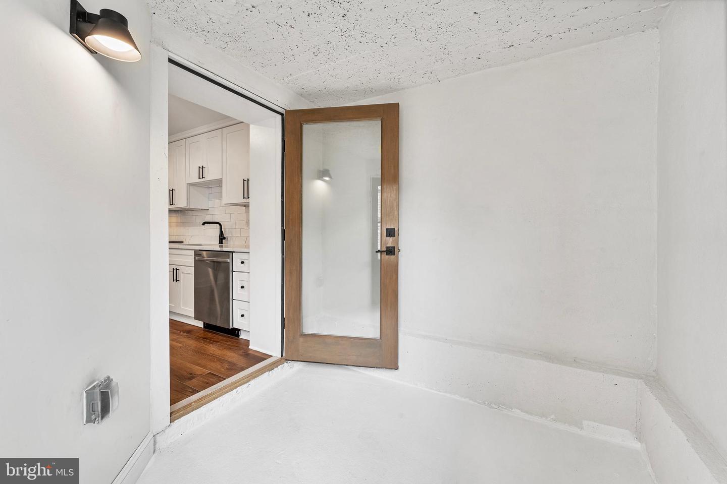646 LEXINGTON PL NE, WASHINGTON, District Of Columbia 20002, 6 Bedrooms Bedrooms, ,4 BathroomsBathrooms,Residential,For sale,646 LEXINGTON PL NE,DCDC2204078 MLS # DCDC2204078