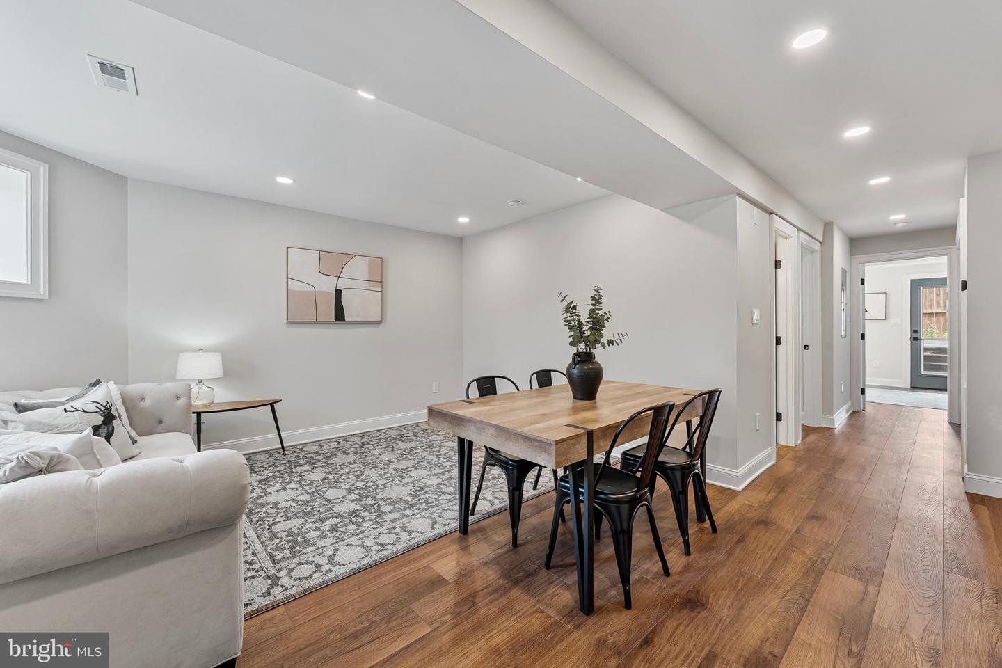646 LEXINGTON PL NE, WASHINGTON, District Of Columbia 20002, 6 Bedrooms Bedrooms, ,4 BathroomsBathrooms,Residential,For sale,646 LEXINGTON PL NE,DCDC2204078 MLS # DCDC2204078