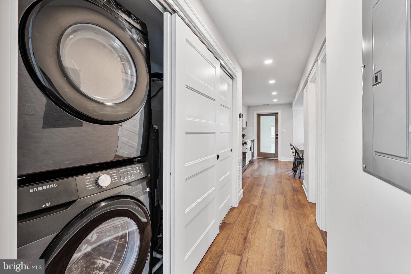 646 LEXINGTON PL NE, WASHINGTON, District Of Columbia 20002, 6 Bedrooms Bedrooms, ,4 BathroomsBathrooms,Residential,For sale,646 LEXINGTON PL NE,DCDC2204078 MLS # DCDC2204078